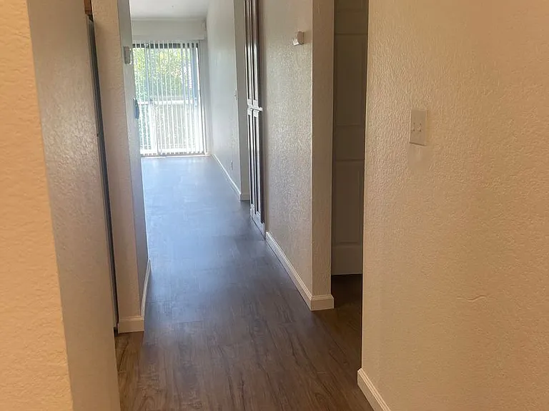 720 Sunrise Ave — Photo 6
