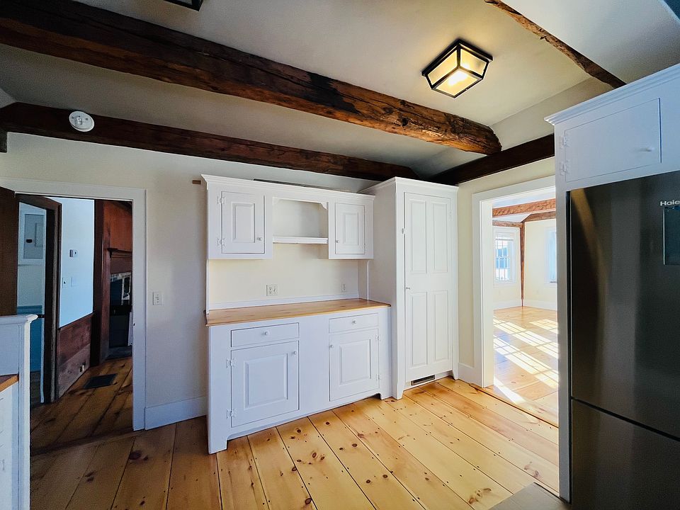 Another kitchen angle, lots of storage