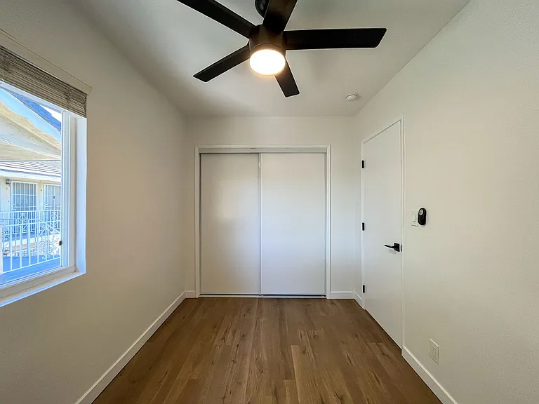 3814 S Bronson Ave — Photo 23