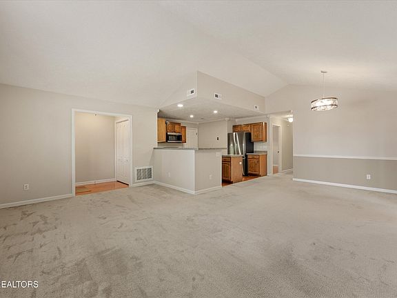 4th image of 2008 Cochran Pl