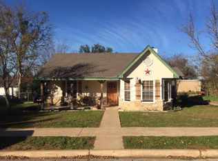 305 W Luce St, Llano, TX 78643