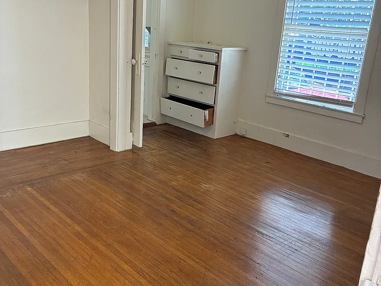 636 E 20th St #C — Photo 29