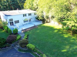 29 Kaintuck Ln, Locust Valley, NY 11560