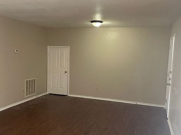 4th image of 805 SE 4th St APT 107