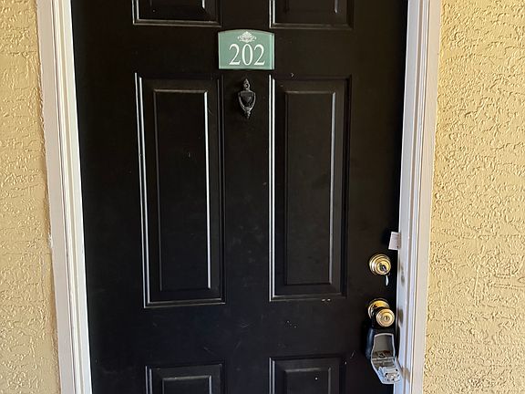 3rd image of 1920 Summer Club Dr APT 202