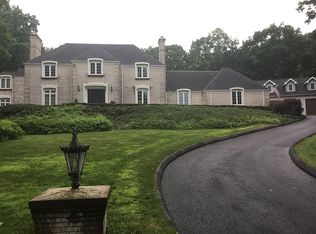 125 Roaring Brook Dr, Southington, CT 06489