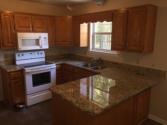 4th image of 211 Shady Ln