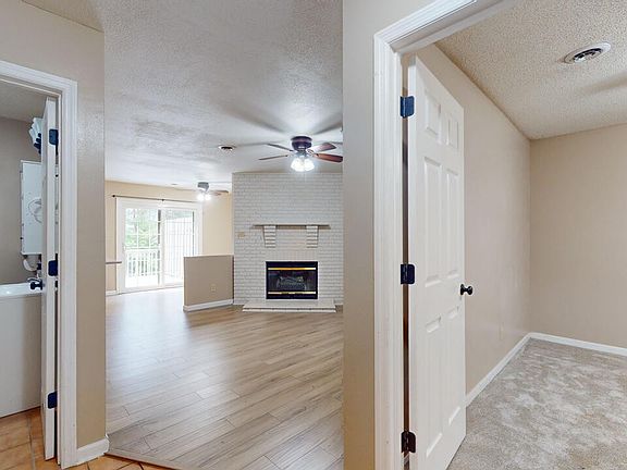 3rd image of 926 Bradley Bell Dr