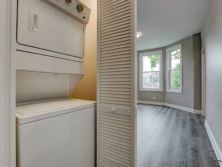 2815 N Hamlin Ave #2F — Photo 12