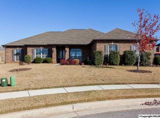 526 Summer Cove Cir, Madison, AL 35757