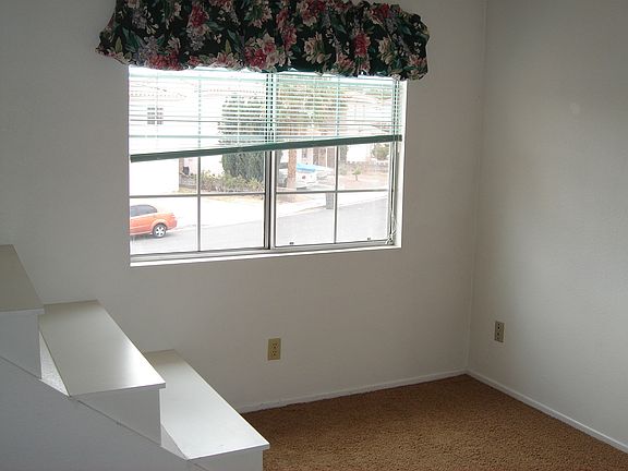3rd image of 1440 Lodgepole Dr