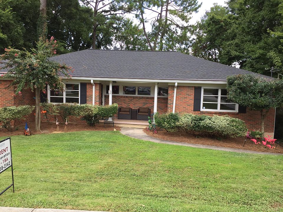 Professionally maintained landscaping