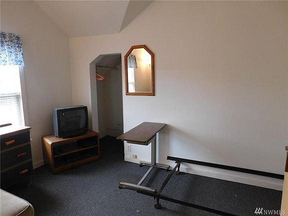 4th image of 2515 Oakes Ave APT 4