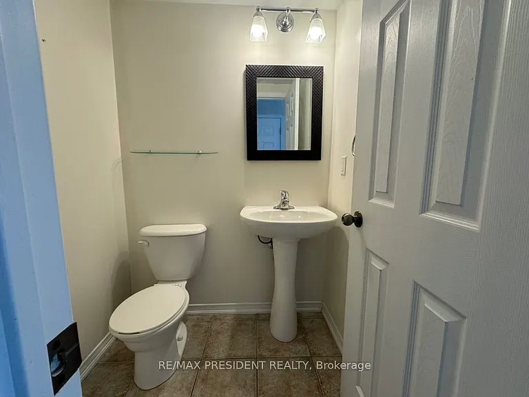 4 Avedisian St — Photo 6
