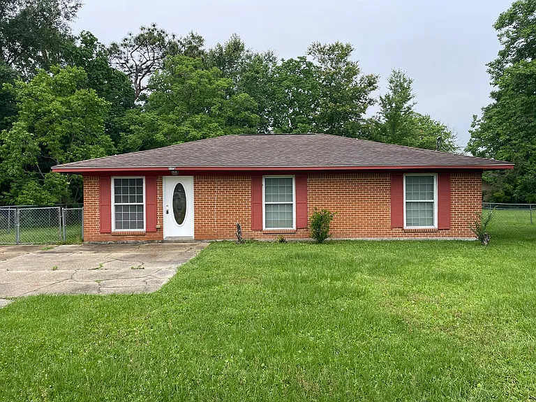 125 Cherry Ct — Photo 1