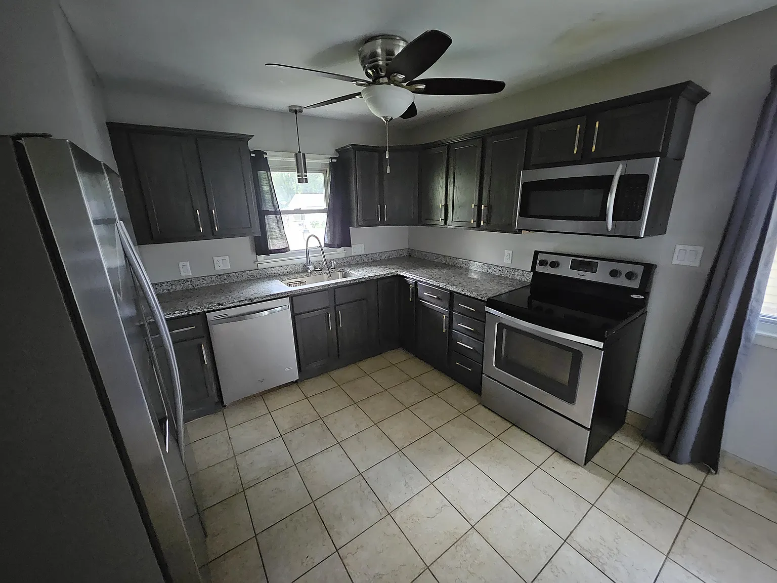 3 bed, 1500 sqft, $1,799 — Photo 2