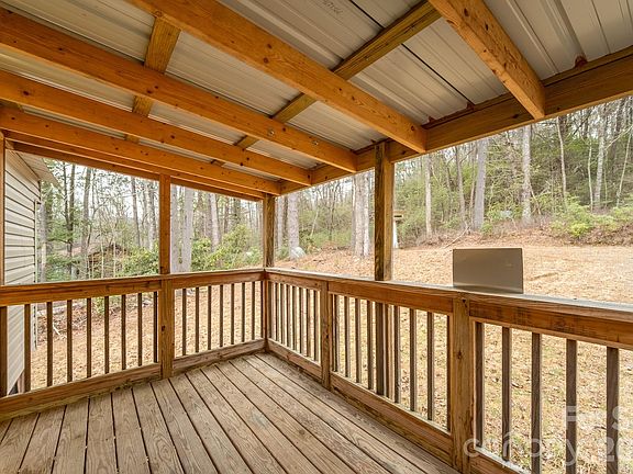2nd image of 310 Sassafras Gap Ln
