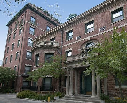 1st image of 520 W Wellington Ave APT 4B