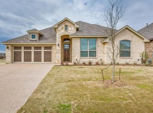 6812 Fire Dance Dr, Benbrook, TX 76126