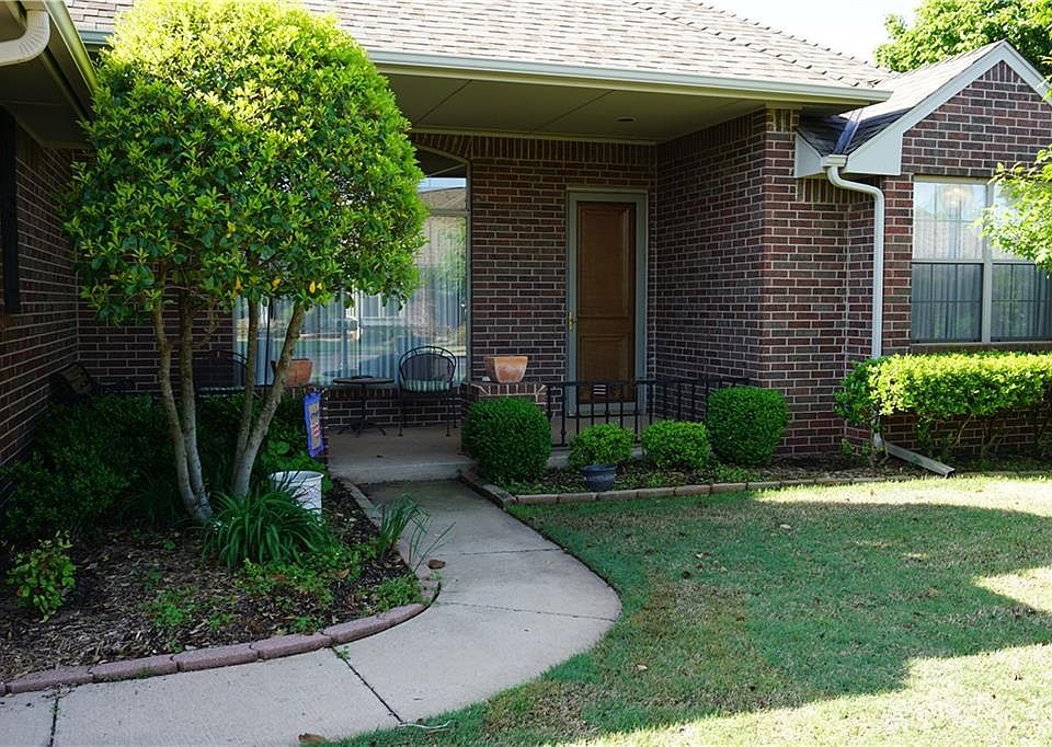 1st image of 12500 Saint Andrews Dr APT 18