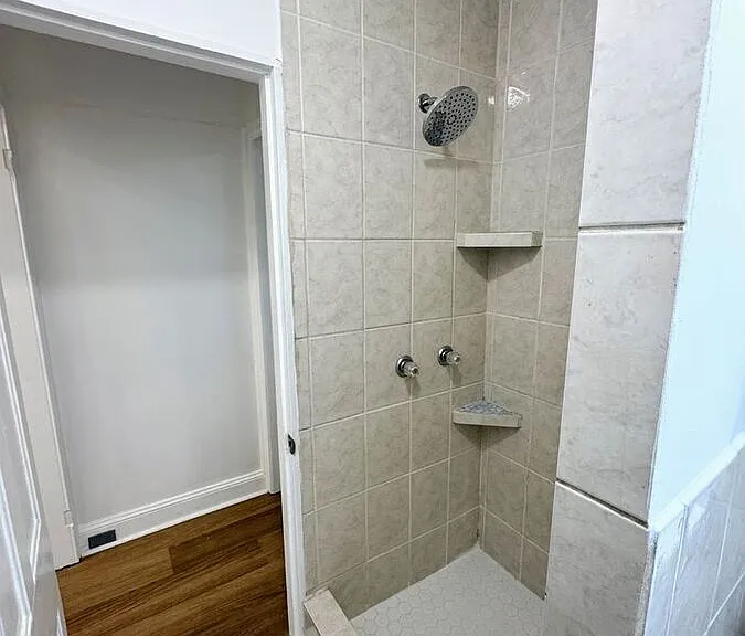 2068 E Somerset St #B — Photo 15
