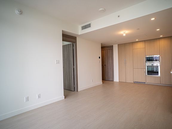 4th image of 13778 100th Ave #1111