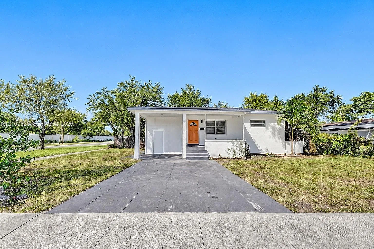3 bed, 953 sqft, $2,999 — Photo 1