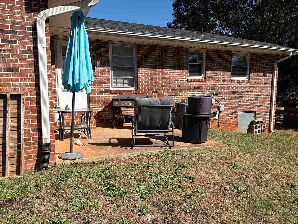 2nd image of 7 Wedgefield Dr