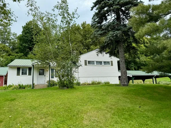 88 Clinton St, Keeseville, NY 12944