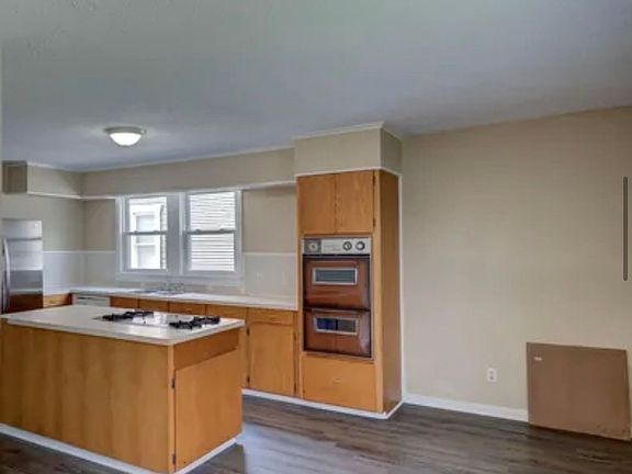 4th image of 806 Ratcliff St
