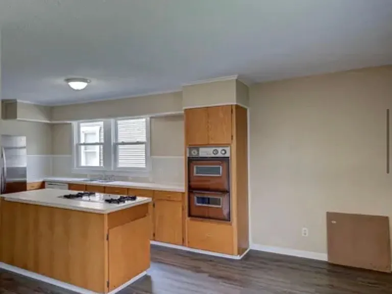 806 Ratcliff St — Photo 4