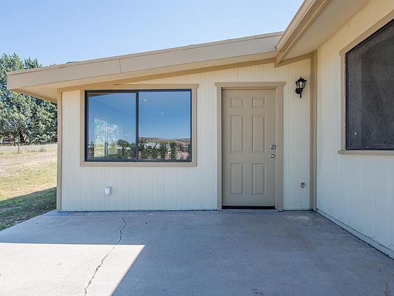 3rd image of 2220 N Apache Dr