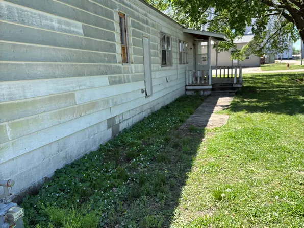 412 Lincoln Ave, Sedgwick, KS 67135