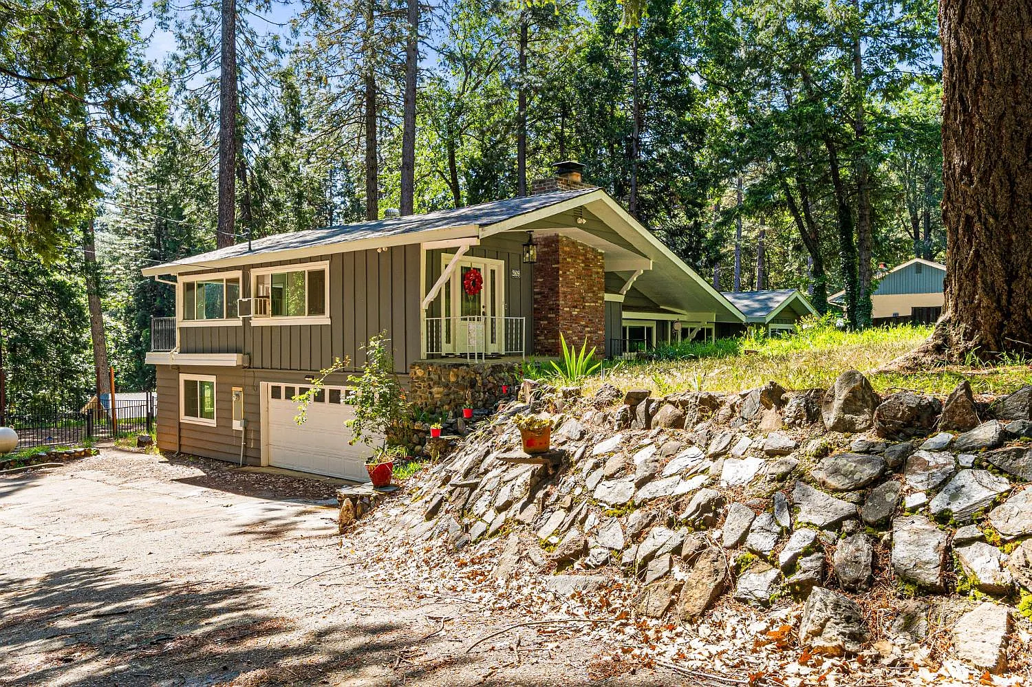 2809 Gardella Ln photo 1
