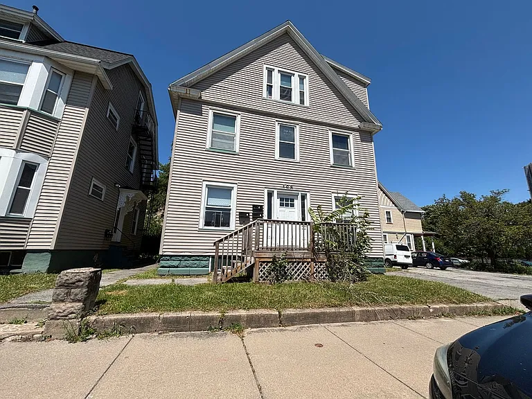 194-198 Charlotte St — Photo 12