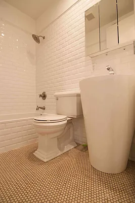 Rented by Nooklyn NYC LLC | media 31