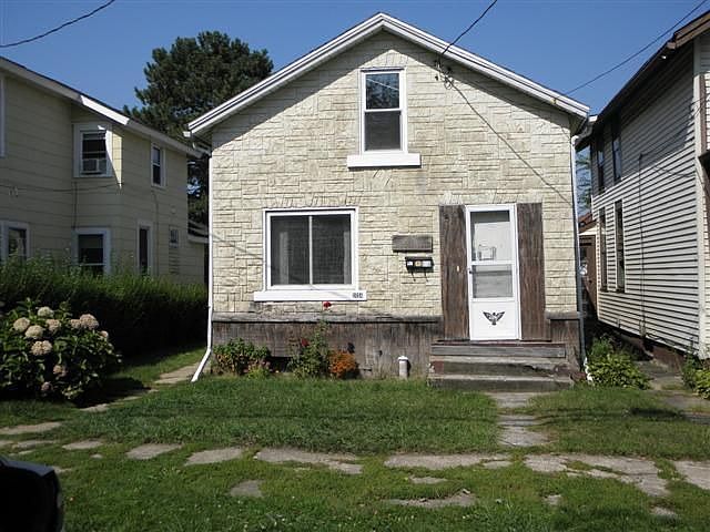 1st image of 1014 W 22nd St