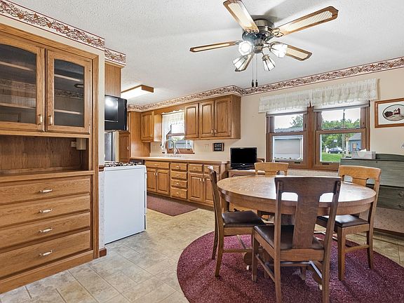 4th image of 1716 Mayfield Dr