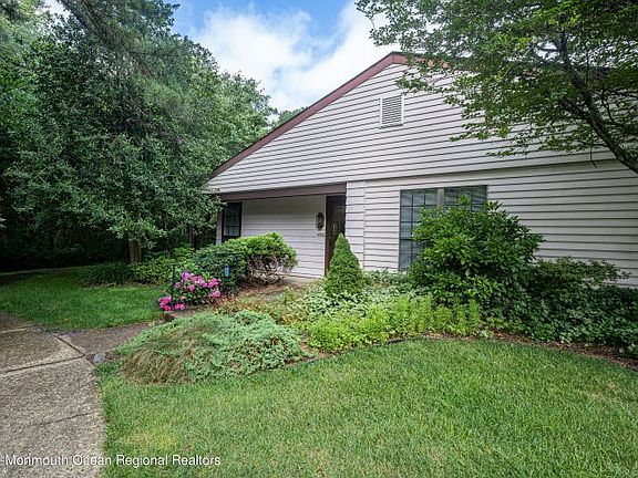 3rd image of 438C New Castle Ct