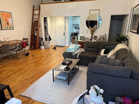 Rented by Joe Gotham LTD | media 15