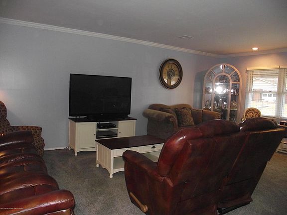 4th image of 181A Sterling Ct #100A