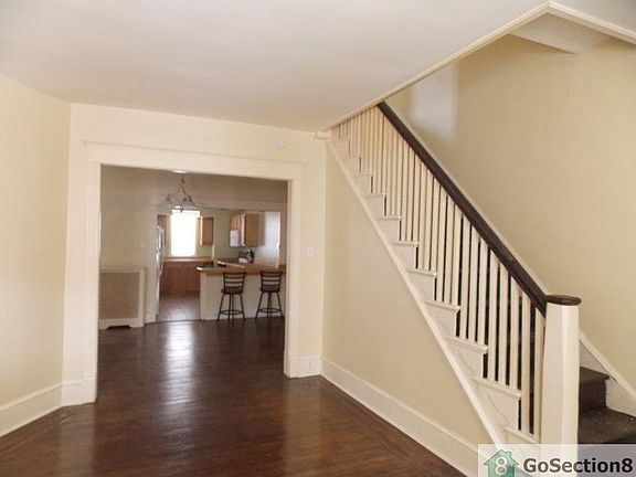 5th image of 213 E Fisher Ave