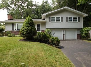 74 Shirewood Dr, Rochester, NY 14625