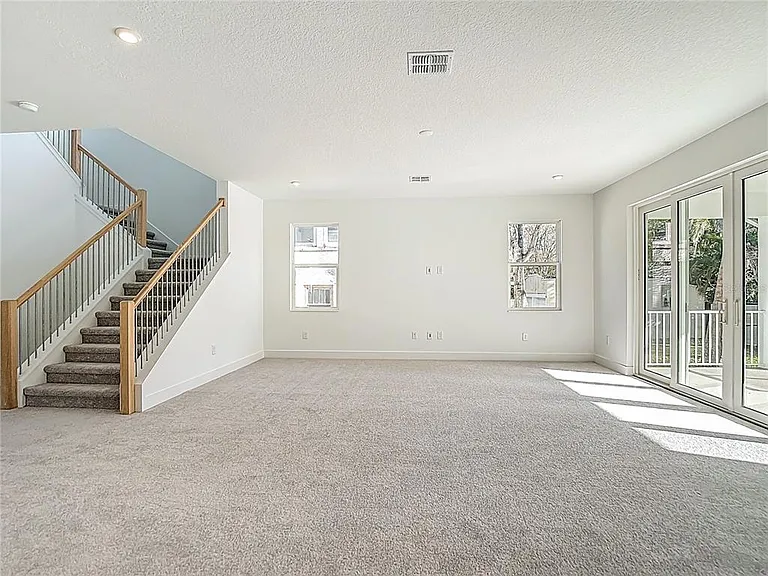410 S West Shore Blvd — Photo 27