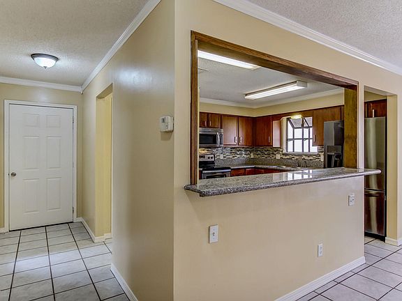 5th image of 13040 Twin Pines Cir S