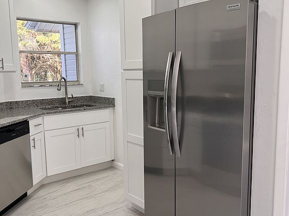 3rd image of 19 Brittany Ln #A