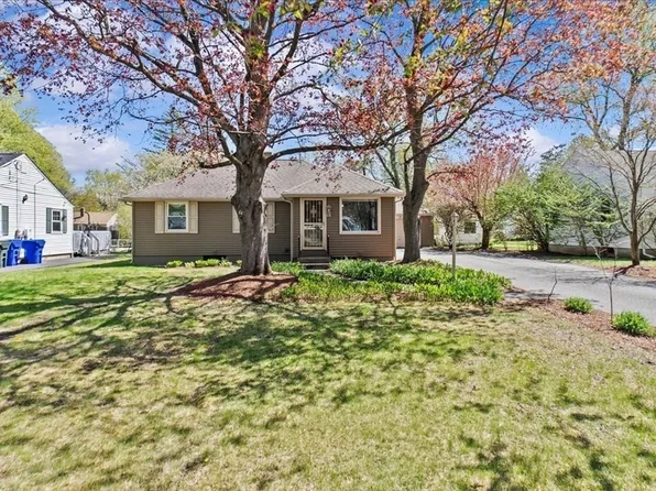 127 Catalpa Ter, Springfield, MA 01119