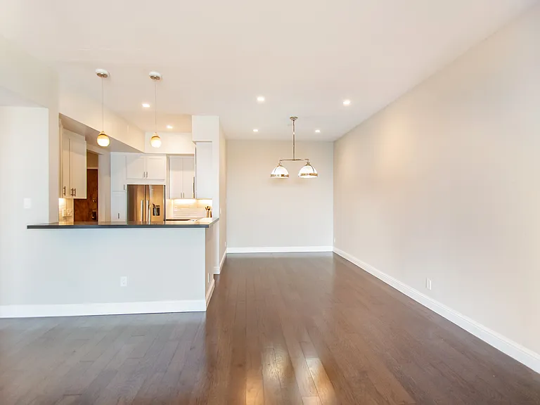 925 Corbett Ave #302 — Photo 8