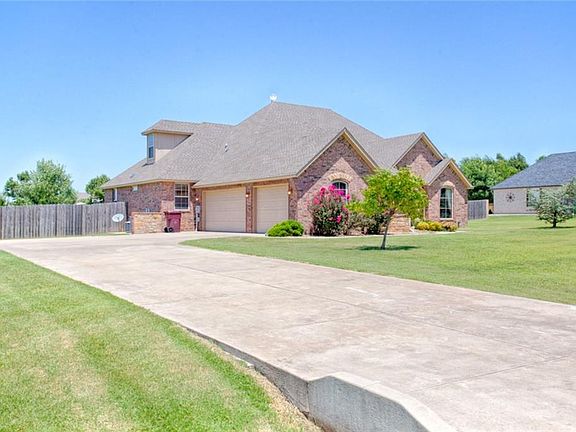 3rd image of 14637 Pecan Grv W