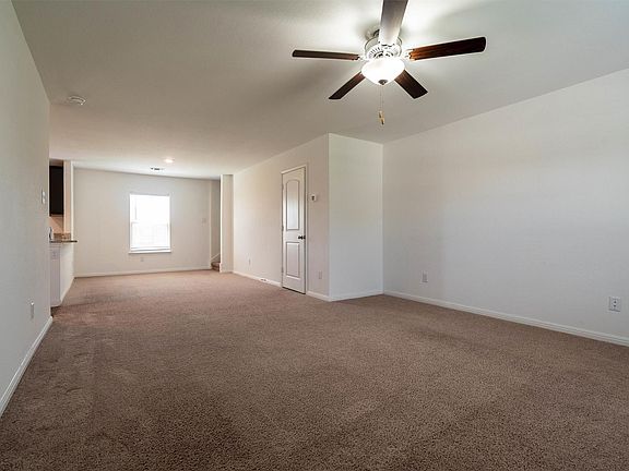 4th image of 128 Maywood Ln